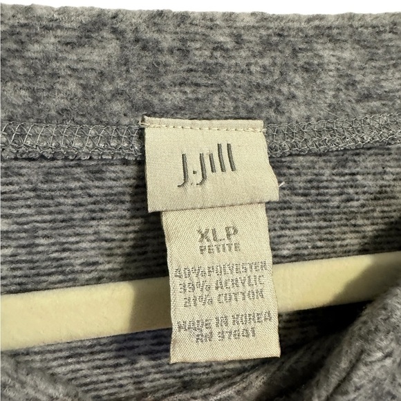 J Jill Oversized Cropped Fuzzy Cozy Sweater Gray Grey Size XLP Minimalist Soft - Picture 9 of 9